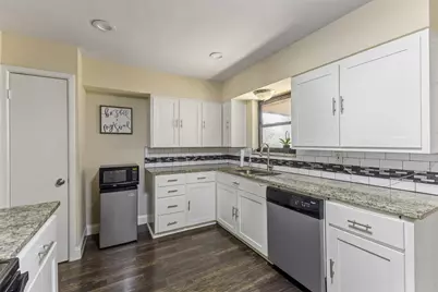 1206 Hillside Drive, Grand Prairie, TX 75051 - Photo 10