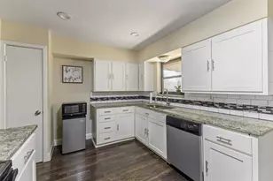 1206 Hillside Dr, Grand Prairie, TX 75051 - Photo 10