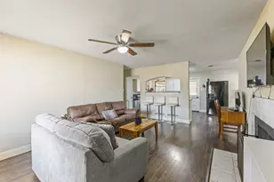 1206 Hillside Dr, Grand Prairie, TX 75051 - Photo 6