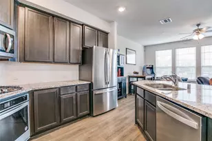 2402 Eureka Wy, Lewisville, TX 75056 - Photo 2