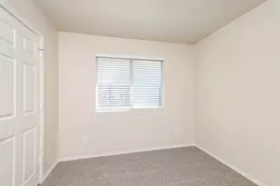 328 W Willow Creek Dr, Glenn Heights, TX 75154 - Photo 8