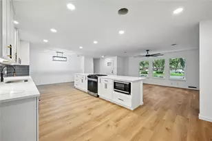 512 Shadowbrook Ln, Hurst, TX 76053 - Photo 6