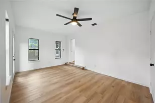 512 Shadowbrook Ln, Hurst, TX 76053 - Photo 18