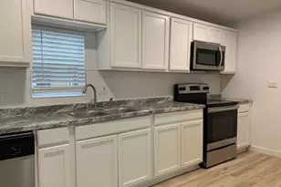 1046 W Collins St, Denison, TX 75020 - Photo 2