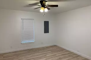 1046 W Collins St, Denison, TX 75020 - Photo 16