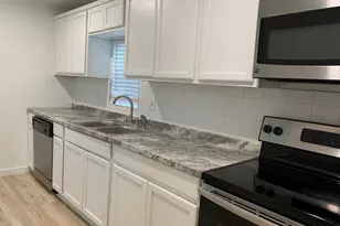 1046 W Collins St, Denison, TX 75020 - Photo 1