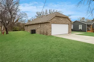 1317 Dacki Ave, Dallas, TX 75211 - Photo 4