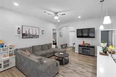 1317 Dacki Avenue, Dallas, TX 75211 - Photo 10