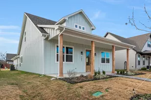 207 W 7th St, Justin, TX 76247 - Photo 4