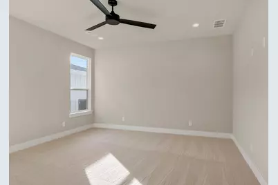 207 W 7th Street, Justin, TX 76247 - Photo 32