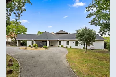 8542 Meadowbrook Drive, Fort Worth, TX 76120 - Photo 16