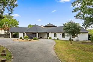 8542 Meadowbrook Dr, Fort Worth, TX 76120 - Photo 16