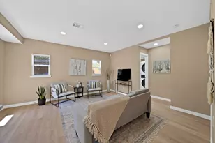 12135 Oberlin Dr, Dallas, TX 75243 - Photo 14