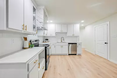 3209 Longmeade Drive, Farmers Branch, TX 75234 - Photo 8