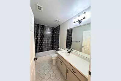 2619 Stephenson Drive, Dallas, TX 75215 - Photo 10