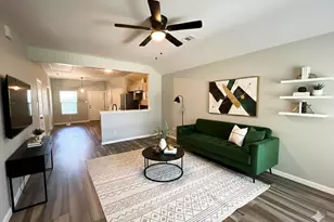 2619 Stephenson Dr, Dallas, TX 75215 - Photo 2