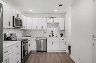 718 E Pecan St, Hurst, TX 76053 - Photo 10