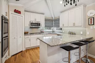 9545 Milltrail Dr, Dallas, TX 75238 - Photo 2