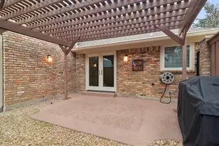 9545 Milltrail Dr, Dallas, TX 75238 - Photo 24
