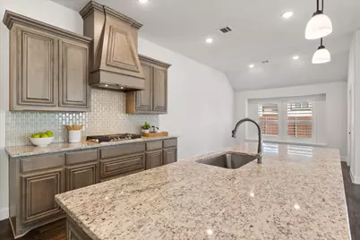 137 Fireberry Drive, Glenn Heights, TX 75154 - Photo 10