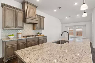 137 Fireberry Dr, Glenn Heights, TX 75154 - Photo 10