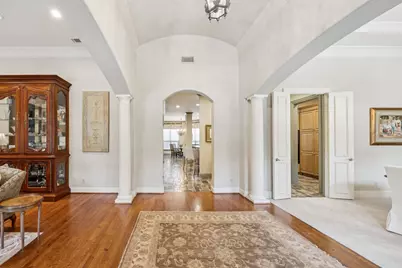 5 Sarah Nash Court, Dallas, TX 75225 - Photo 2