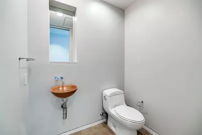 2430 Victory Park Lane #1809, Dallas, TX 75219 - Photo 32