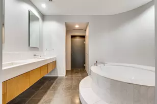 2430 Victory Park Ln, Dallas, TX 75219 - Photo 22