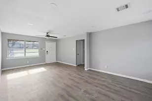 3901 Hiland Dr, Beverly Hills, TX 76711 - Photo 6