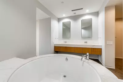 2430 Victory Park Lane #1809, Dallas, TX 75219 - Photo 24