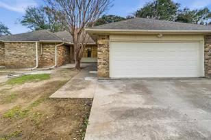 2409 Castle St, Irving, TX 75038 - Photo 32