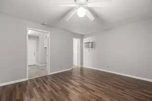 2200 W Rosedale St S, Fort Worth, TX 76110 - Photo 18