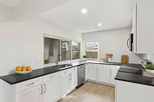 1826 Kingsbridge Dr, Garland, TX 75044 - Photo 14