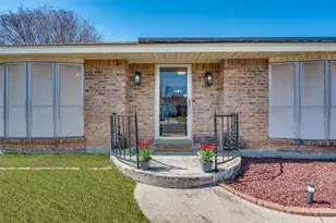 7505 Mapleleaf Dr, North Richland Hills, TX 76182 - Photo 4