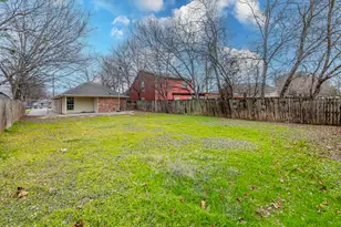 1923 S 15th St, Waco, TX 76706 - Photo 14