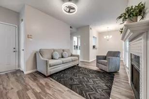 1603 Marsh Ln, Carrollton, TX 75006 - Photo 4