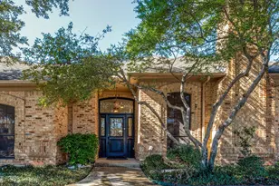 15607 Trails End Dr, Dallas, TX 75248 - Photo 2