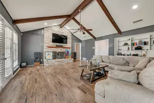 1301 Ranch Valley Dr, DeSoto, TX 75115 - Photo 2