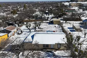 304 Neblett St, Eastland, TX 76448 - Photo 2