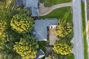 9227 Lanshire Dr, Dallas, TX 75238 - Photo 34