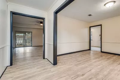 718 Knollridge Drive, Lewisville, TX 75077 - Photo 2