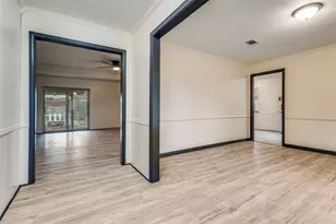 718 Knollridge Dr, Lewisville, TX 75077 - Photo 2