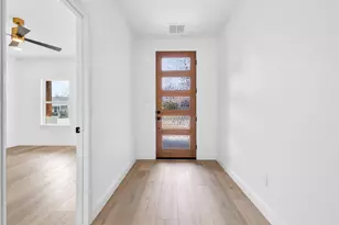 128 Cottonwood St, Fort Worth, TX 76111 - Photo 10