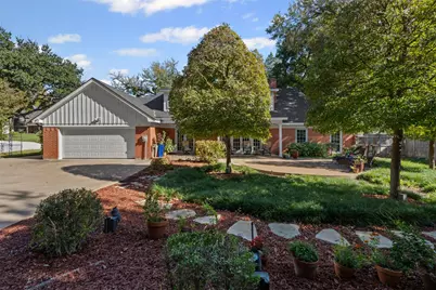 3800 Hollow Creek Road, Benbrook, TX 76116 - Photo 28