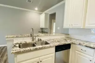 716 S Main St, McGregor, TX 76657 - Photo 6