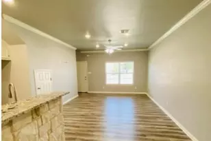 716 S Main St, McGregor, TX 76657 - Photo 2