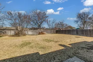 211 Pebblebrook St, Arlington, TX 76014 - Photo 30