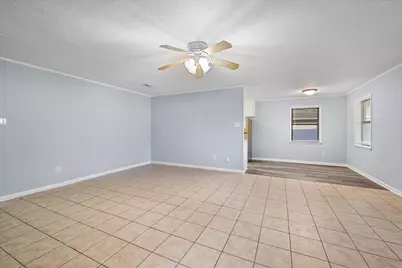 208 Gladstone Avenue, Corsicana, TX 75110 - Photo 8