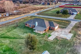 100 Falcons Eye Ct, Weatherford, TX 76087 - Photo 36