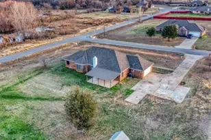 100 Falcons Eye Ct, Weatherford, TX 76087 - Photo 36